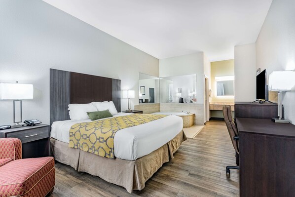 Studio Suite, 1 King Bed, Non Smoking, Jetted Tub | In-room safe, desk, laptop workspace, blackout drapes - Baymont by Wyndham Midway/Tallahassee (Midway)