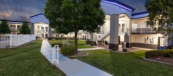 Days Inn by Wyndham Austintown