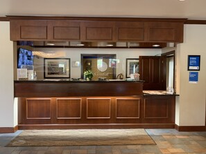 Lobby - Days Inn by Wyndham Austintown (Austintown)
