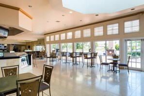 Breakfast area - I-Drive Grand Resort & Suites (Orlando)