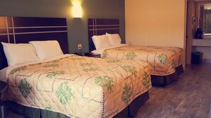 Soundproofing, iron/ironing board, free WiFi, alarm clocks - Oxford Inn and Suites - NASA (Webster)