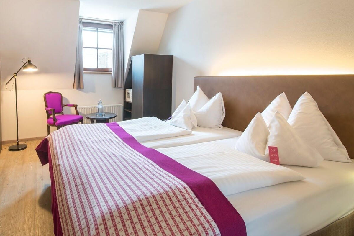 Budget Room, Shared Bathroom, Double or Twin Room