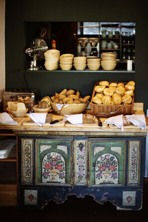 Café da manhã continental grátis todos os dias
