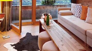 Suite, 2 Bathrooms, Valley View (Alpin) | Living area | Flat-screen TV