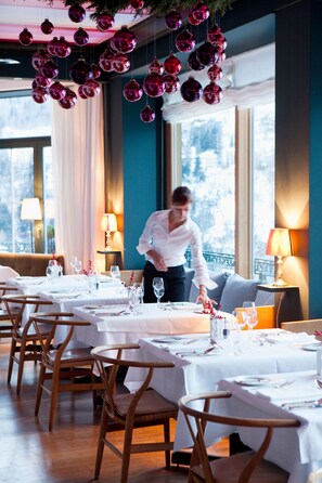 Breakfast, lunch and dinner served - Alpine Spa Hotel Haus Hirt (Bad Gastein)