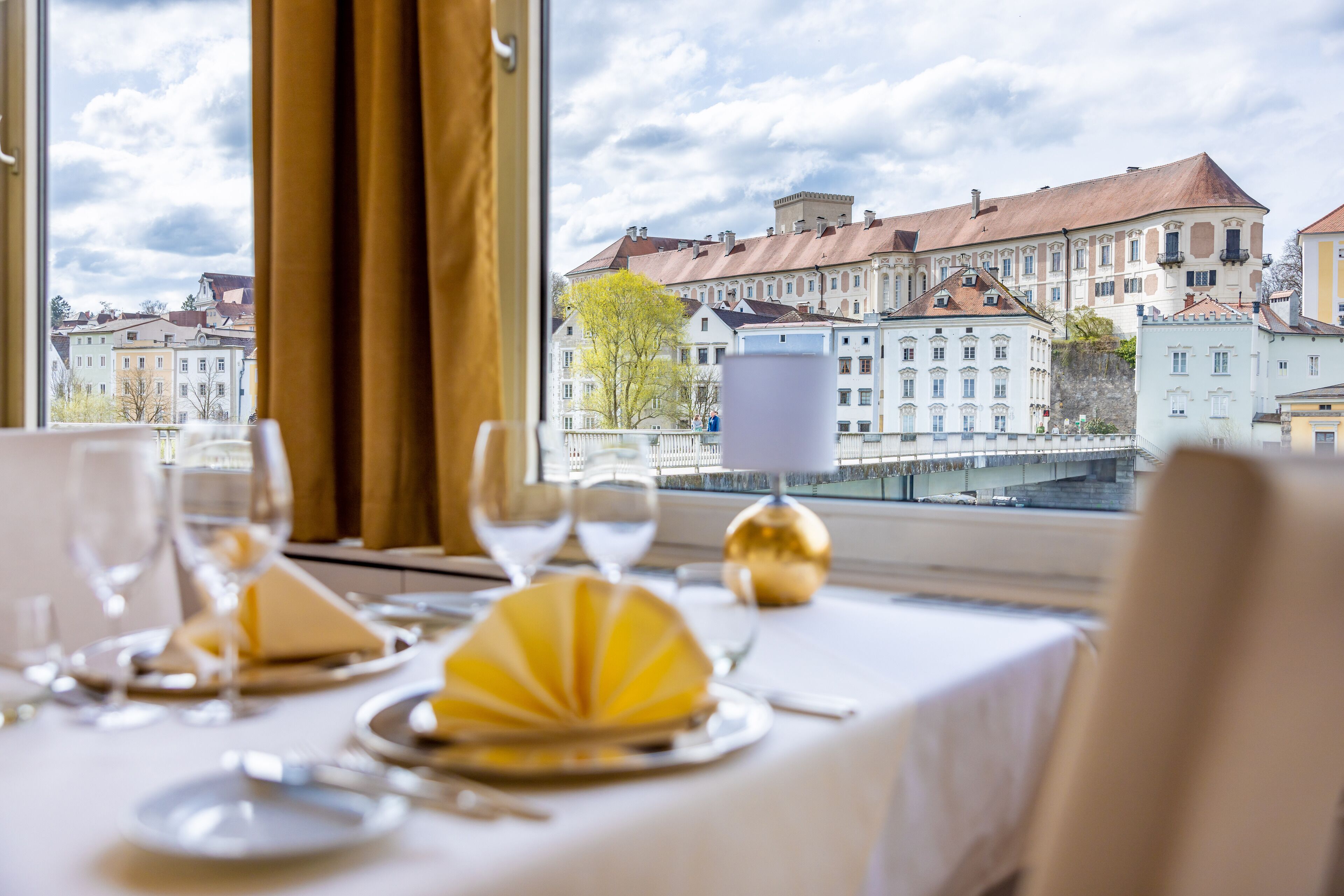 lunch and dinner served