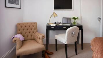 1 bedroom, in-room safe, free WiFi, bed sheets