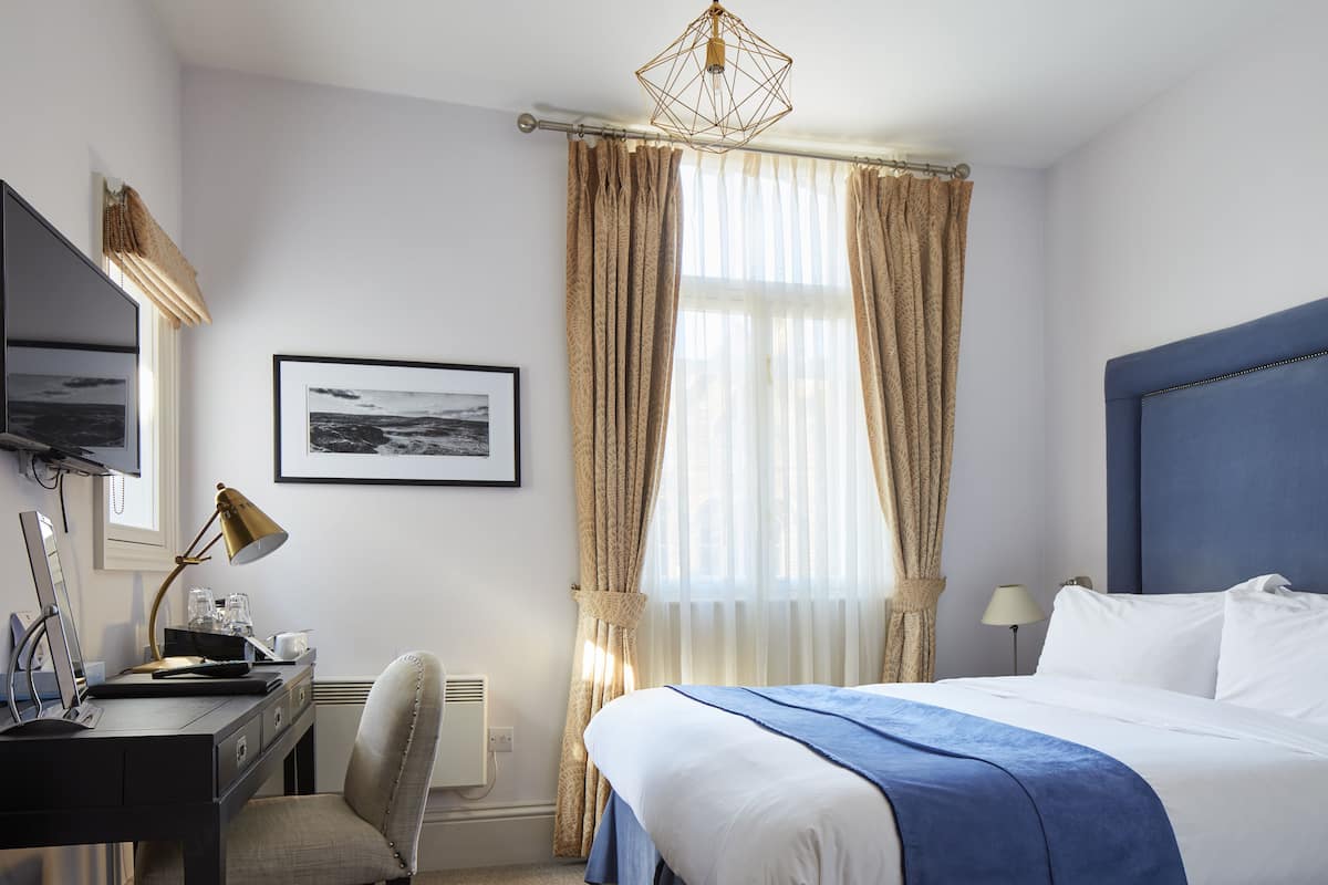 1 bedroom, in-room safe, free WiFi, bed sheets