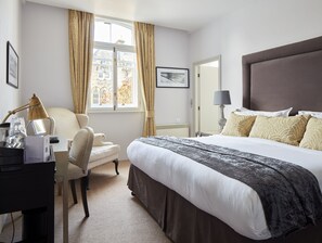 Superior Room, 1 King Bed | In-room safe, free WiFi, bed sheets