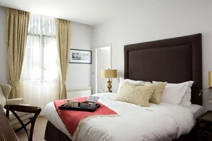 Caja de seguridad en la habitación, wifi gratis y ropa de cama