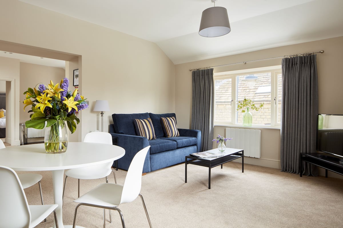 Suite, 1 Bedroom | Living area | Flat-screen TV