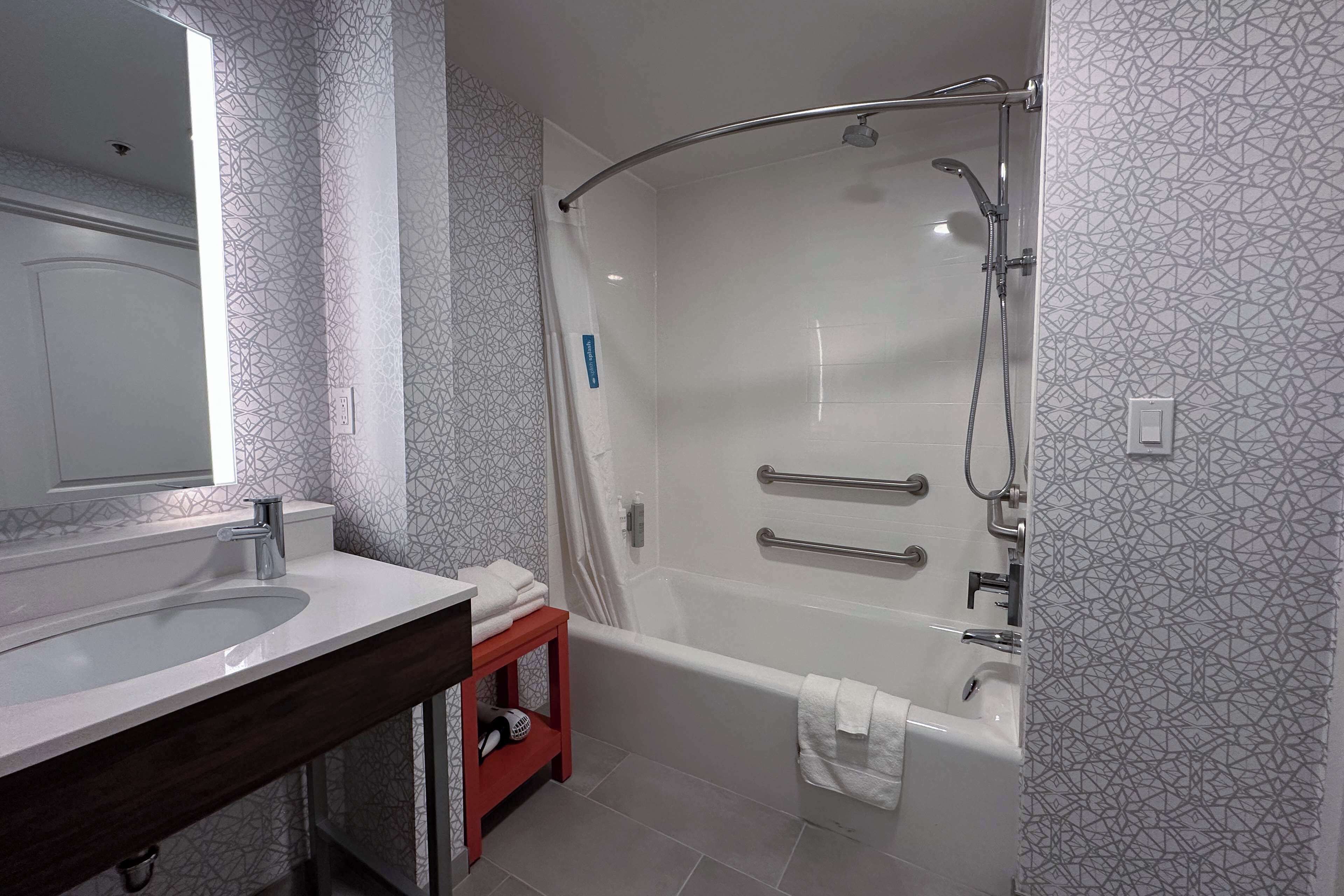 one king bed, non-smoking, accessible | bathroom shower