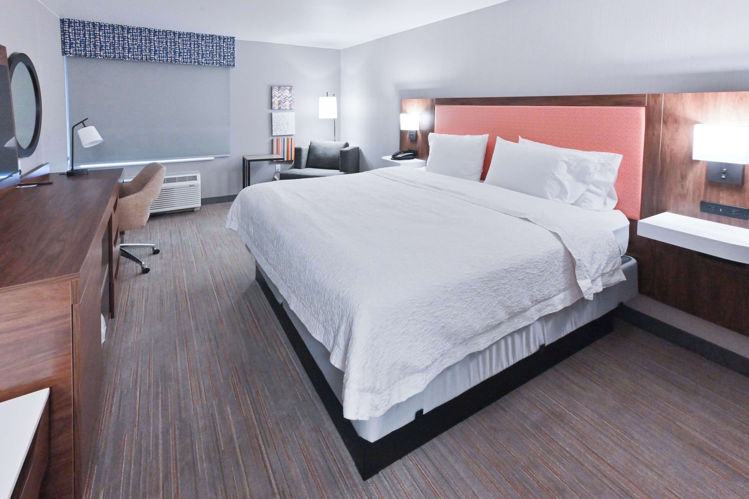 standard king room | in-room safe, iron/ironing board, free cots/infant beds