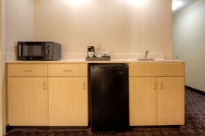 Suite, 1 King Bed, Non Smoking