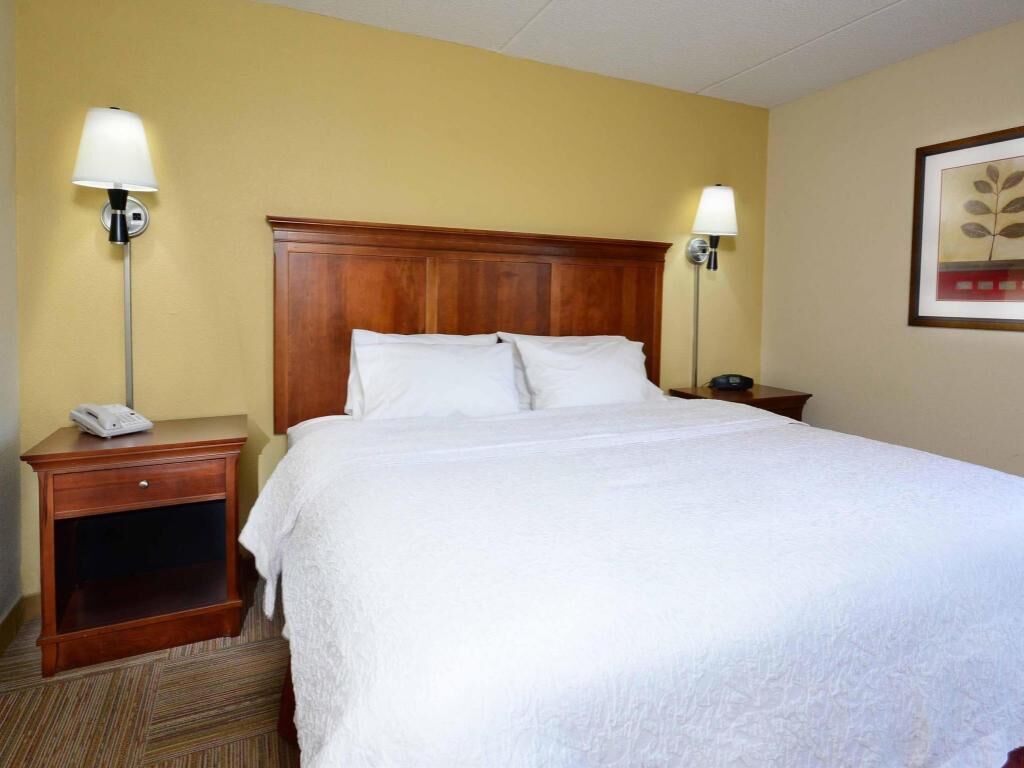 Premium bedding, pillowtop beds, in-room safe, desk