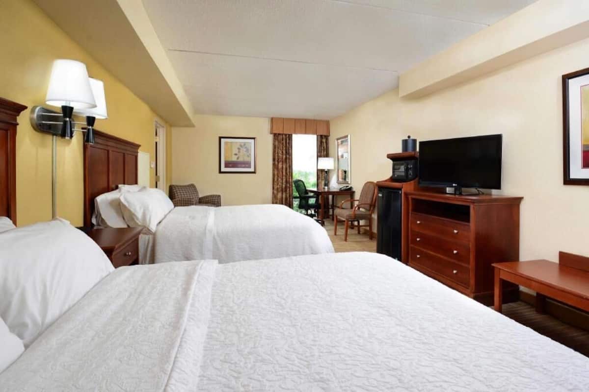 Premium bedding, pillowtop beds, in-room safe, desk