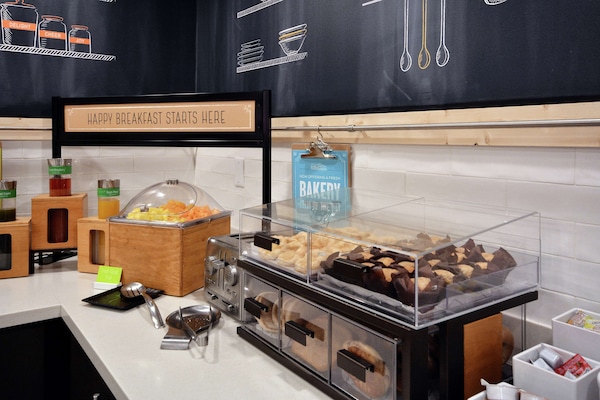 Desayuno bufé gratuito y diario