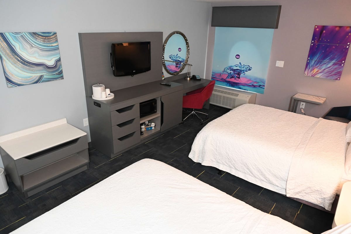 premium bedding, pillow-top beds, in-room safe, desk