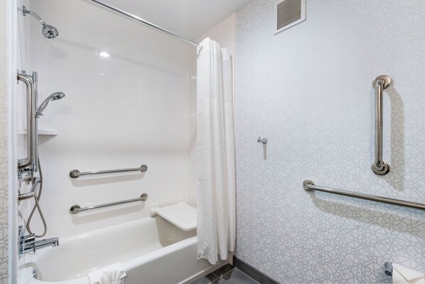 Room, 2 Queen Beds, Accessible, Non Smoking | Bathroom - Hampton Inn Winchester N/Conference Center, VA (Winchester)