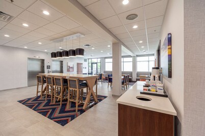 Hampton Inn Winchester N/Conference Center, VA