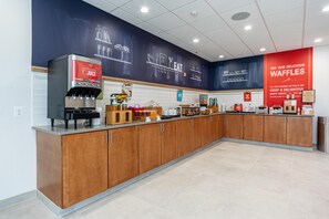 Esmorzar diari d'estil bufet gratuït 