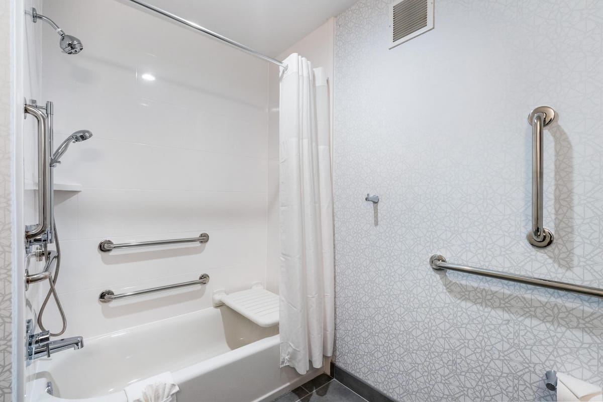 Chambre, non-fumeur | Salle de bain