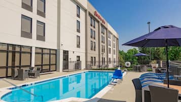 Piscine extérieure (ouverte en saison)