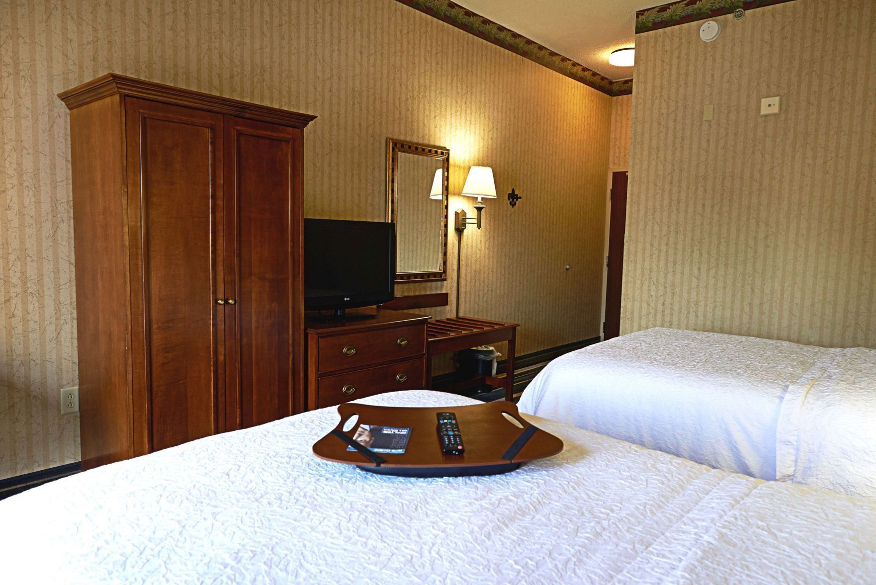 Literie de qualité supérieure, surmatelas, bureau