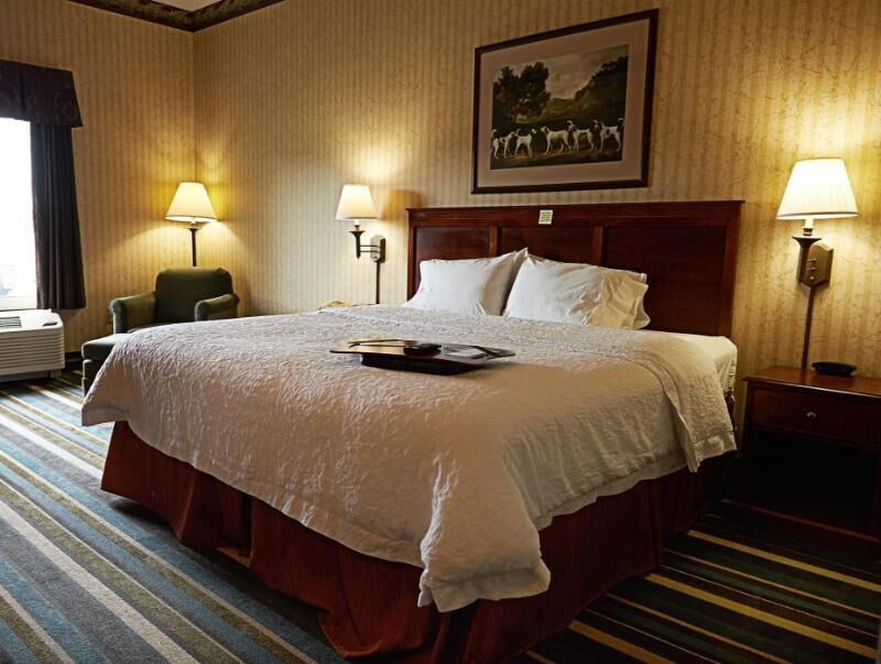 Literie de qualité supérieure, surmatelas, bureau