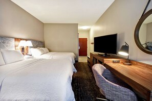 Premium bedding, down duvets, pillow-top beds, in-room safe - Hampton Inn Atlanta-Mall Of Georgia (Buford)