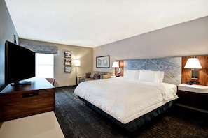 Room, 1 King Bed, Non Smoking | Premium bedding, down comforters, pillowtop beds, in-room safe
