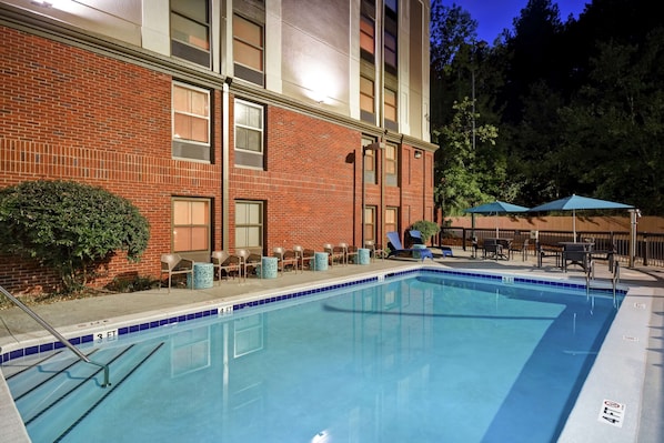 Seasonal outdoor pool