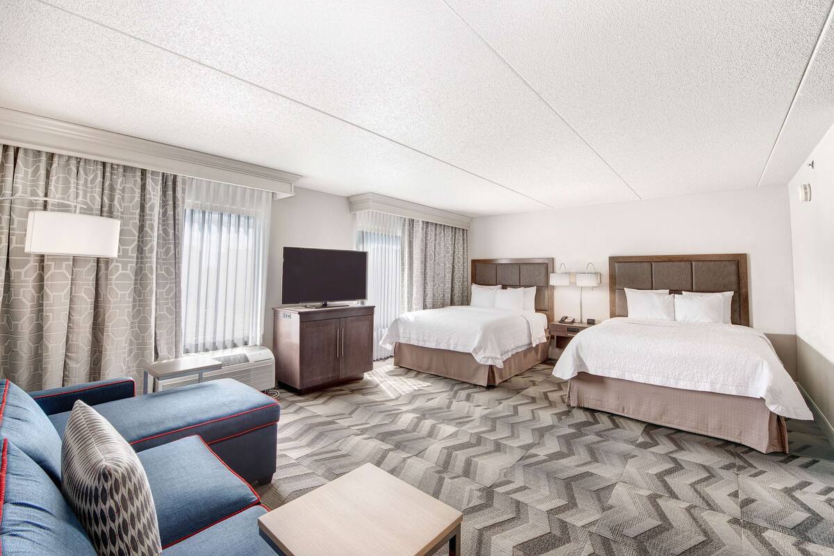 in-room safe, desk, laptop workspace, iron/ironing board