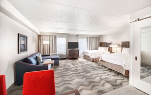 In-room safe, desk, laptop workspace, iron/ironing board - Hampton Inn & Suites Atlanta Galleria (Atlanta)