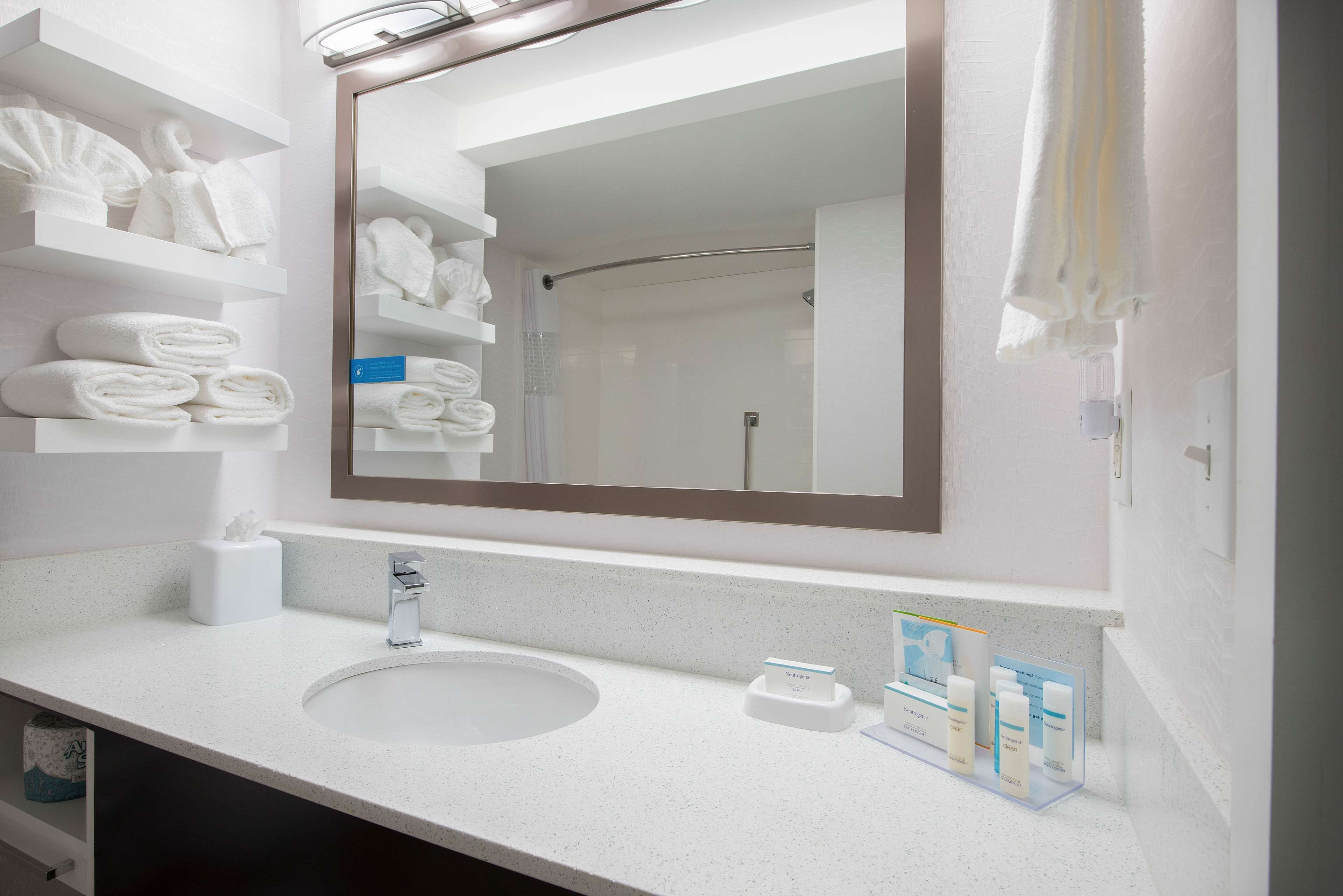 combined shower/bathtub, free toiletries, hair dryer, towels