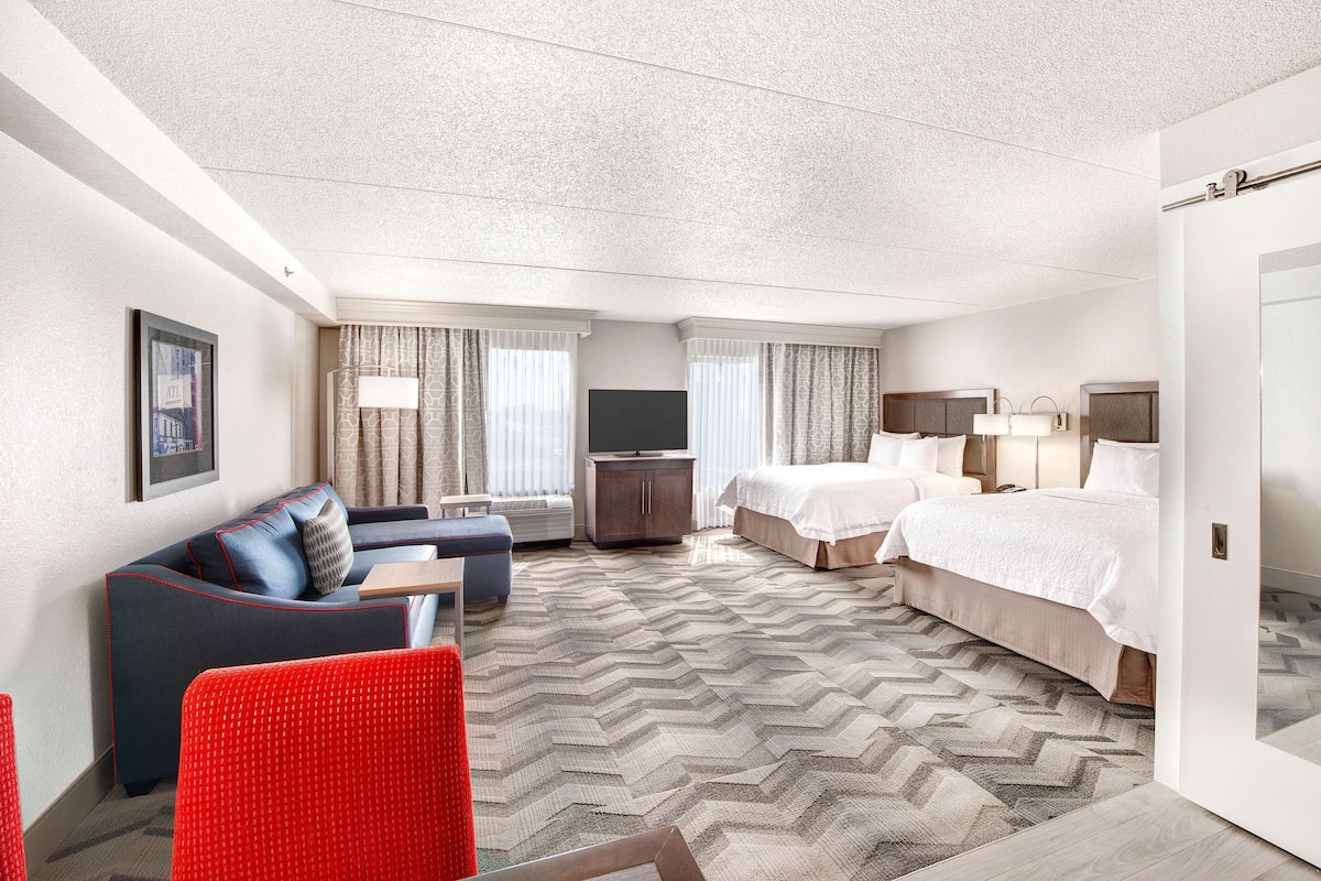 in-room safe, desk, laptop workspace, iron/ironing board