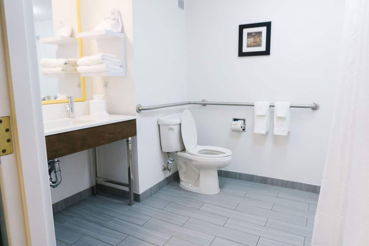 Bathroom | Hair dryer, towels
