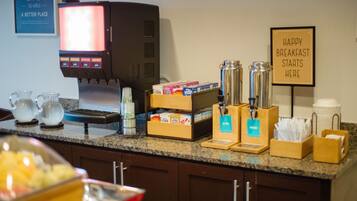 Esmorzar diari d'estil bufet gratuït