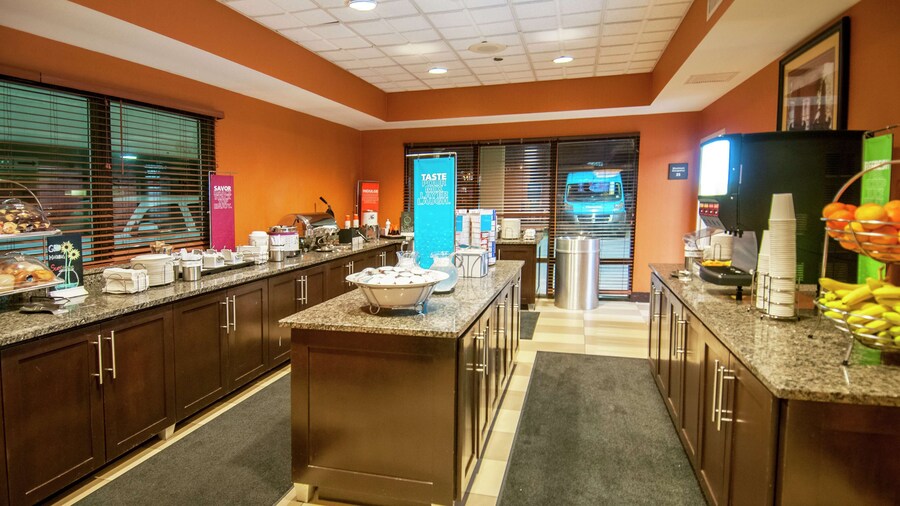 햄프턴 인 메타리