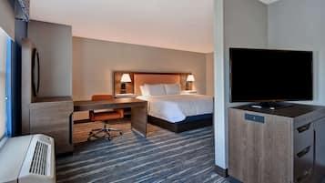 Junior Suite, 1 King Bed with Sofa bed, Non Smoking | Premium bedding, desk, laptop workspace, blackout drapes