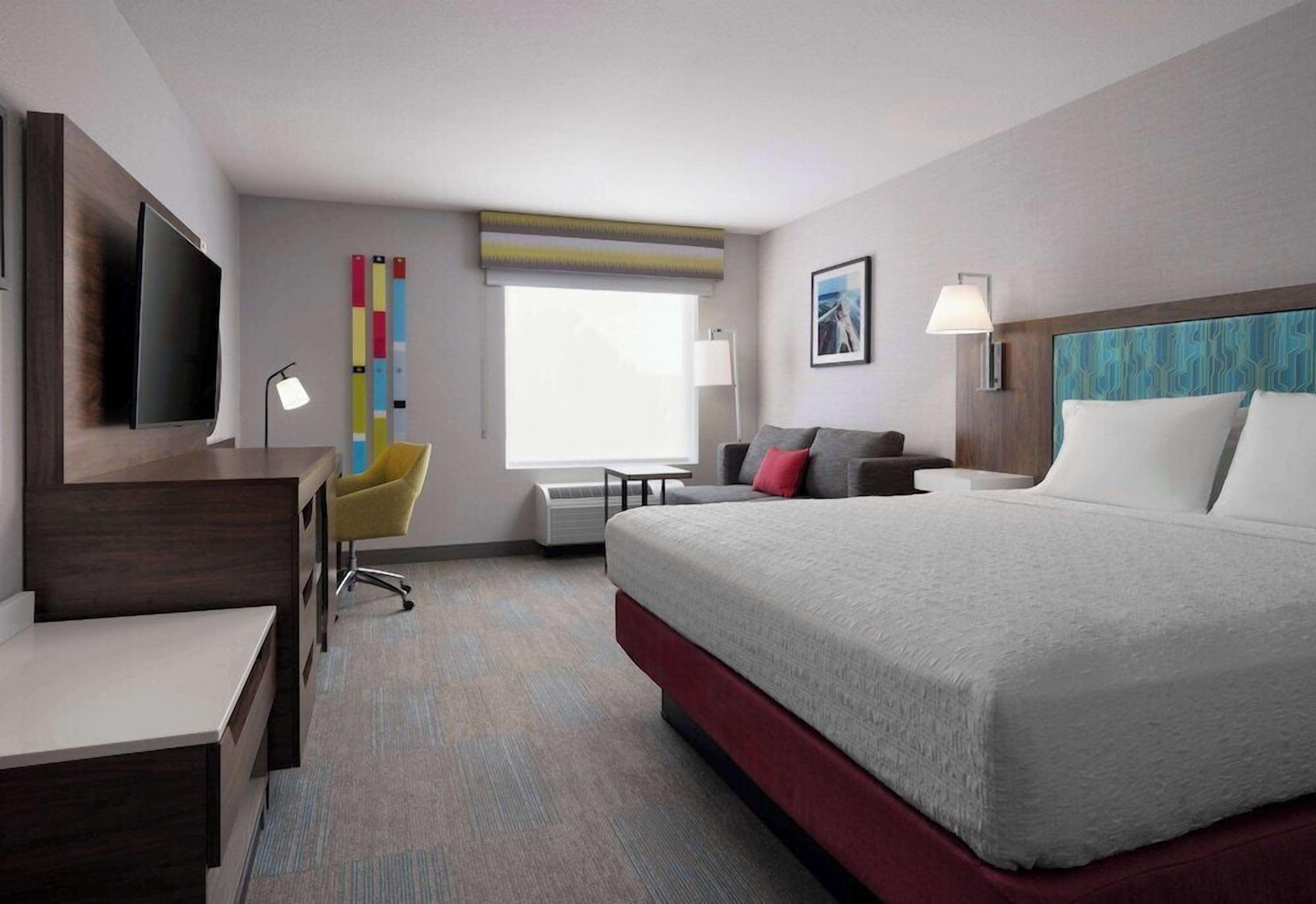 Hypo-allergenic bedding, in-room safe, desk, laptop workspace