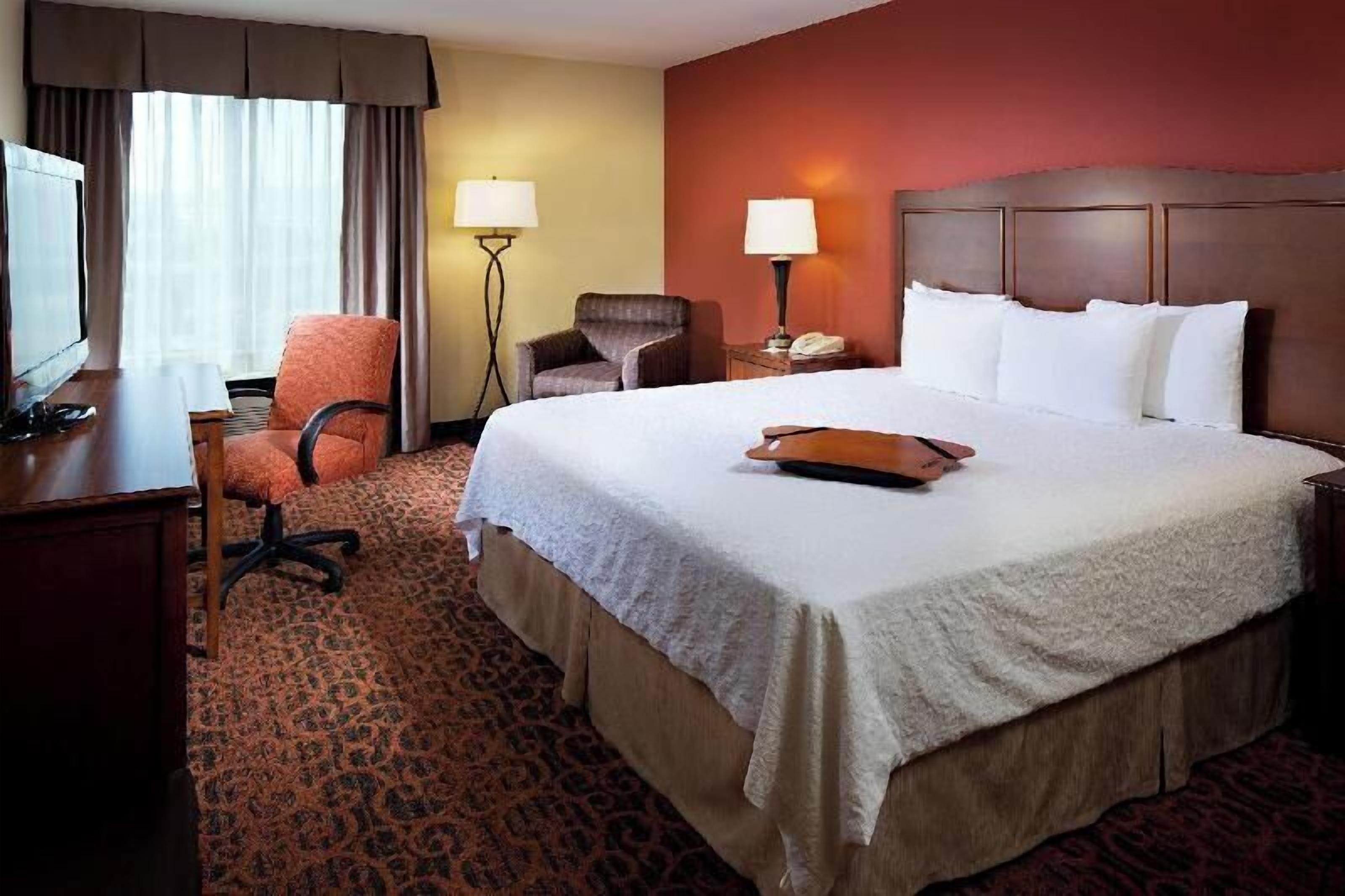 Hypo-allergenic bedding, in-room safe, desk, laptop workspace