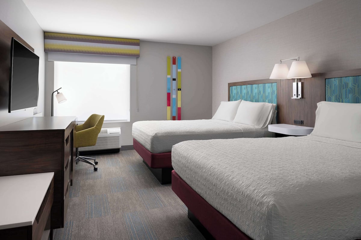 hypo-allergenic bedding, in-room safe, desk, laptop workspace