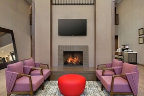Lobby - Hampton Inn & Suites Houston-Cypress Station (Houston)