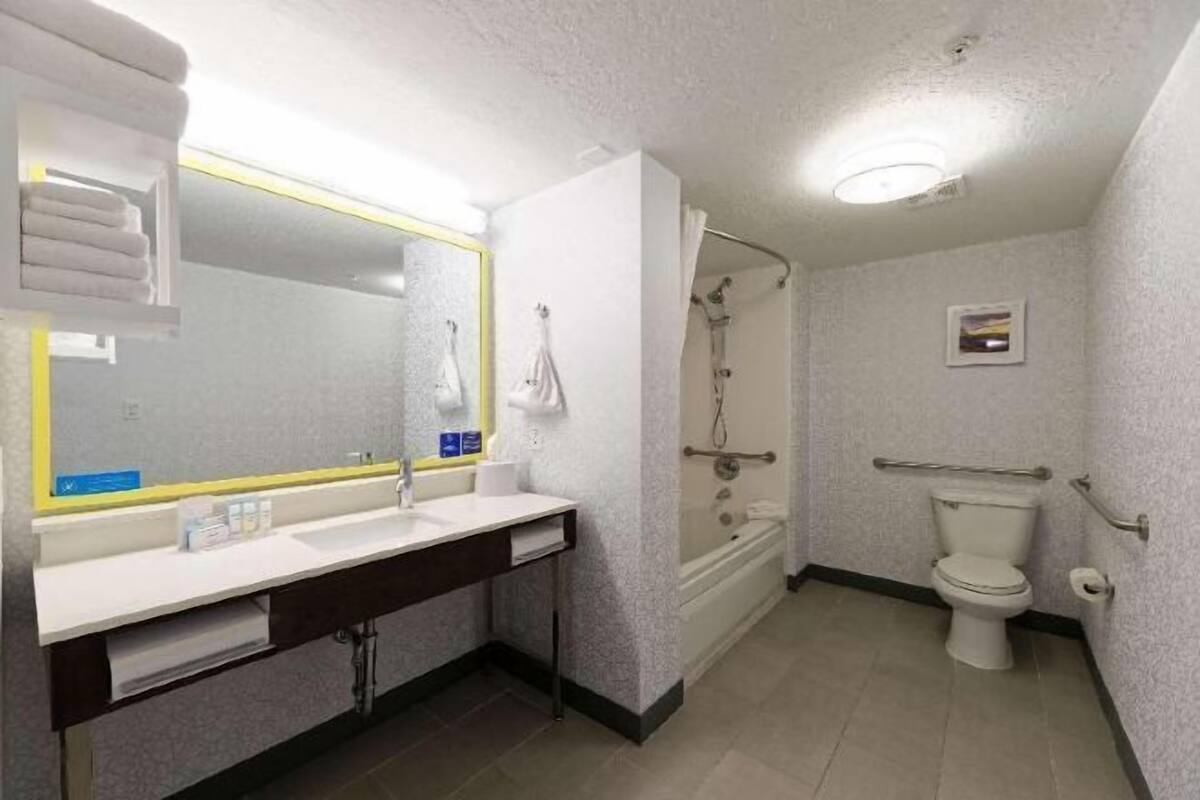 Bathroom | Hair dryer, towels, soap, shampoo