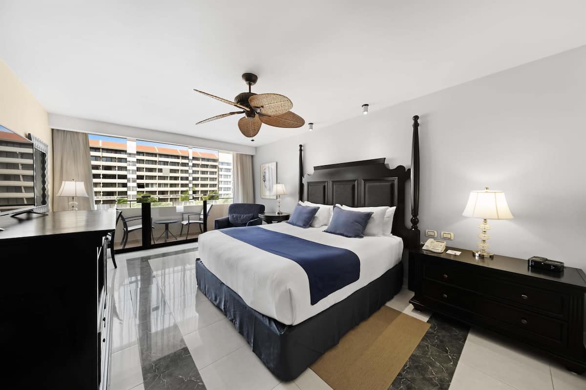 Deluxe Pool Ocean View | Minibar (free items), desk, iron/ironing board, rollaway beds (free)