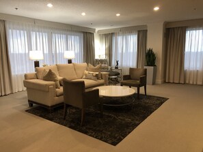 Allergikerbettwaren, Zimmersafe, Schreibtisch