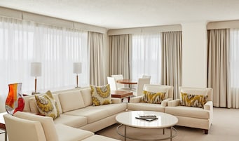 Hypo-allergenic bedding, in-room safe, desk, laptop workspace