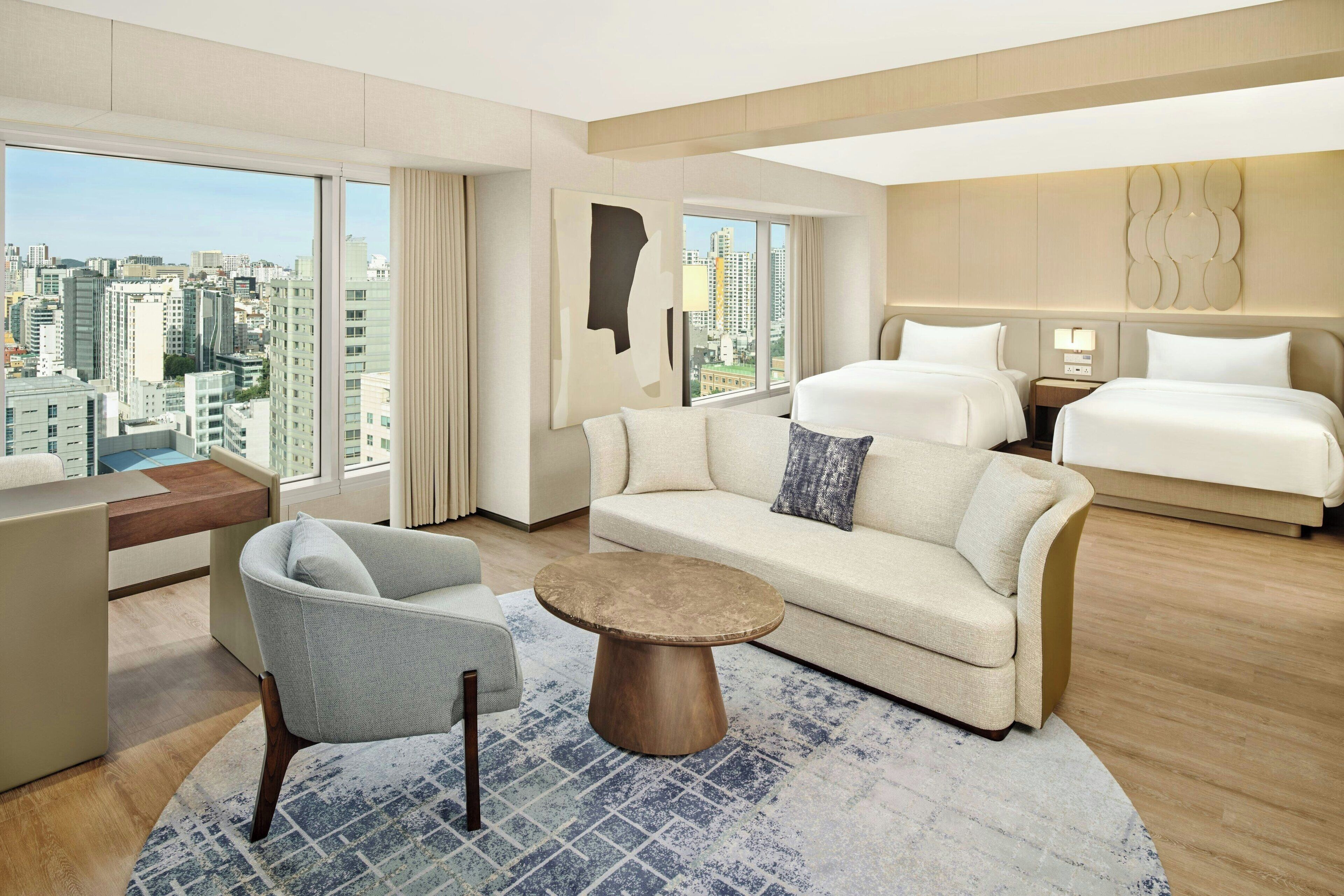 Studiosuite – club, 2 dobbeltsenger | Sengetøy av topp kvalitet, dundyner, senger med overmadrass og minibar