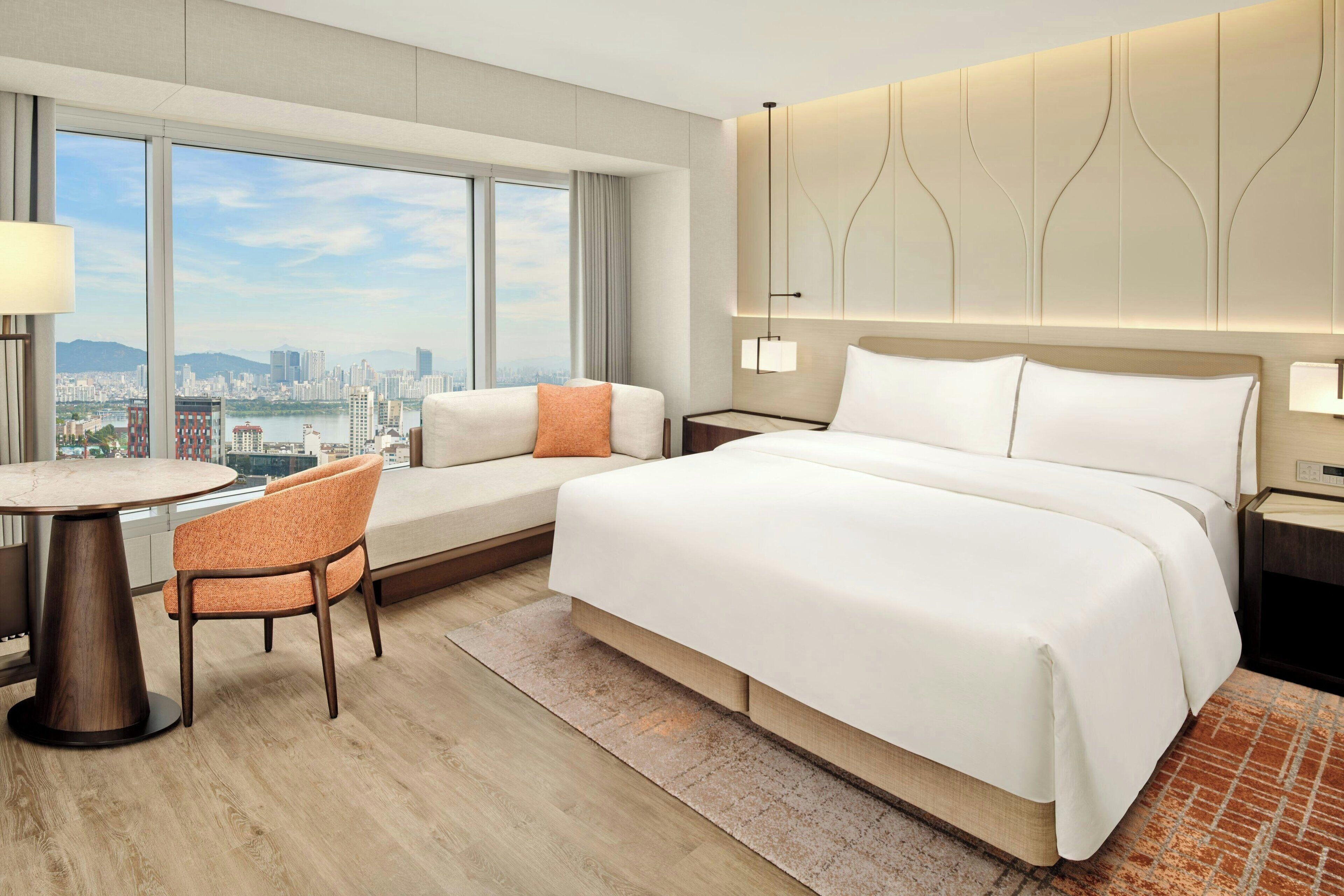 Club Room, 1 King Bed